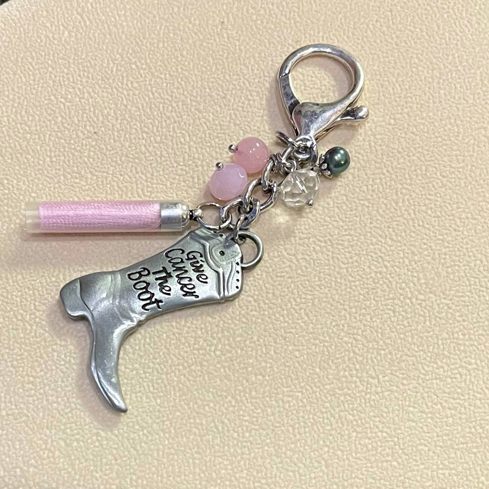 Vantel pearls - Give Cancer the Boot keychain